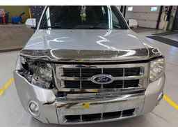 2010 FORD ESCAPE LIMITED