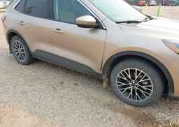 2021 FORD ESCAPE SE