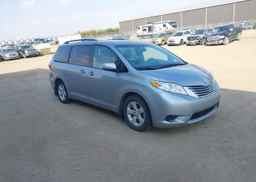 2015 TOYOTA SIENNA LE