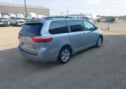 2015 TOYOTA SIENNA LE
