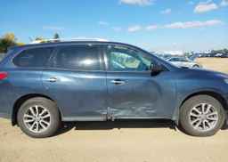 2015 NISSAN PATHFINDER S
