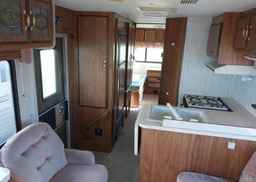 1990 OSHKOSH MOTOR TRUCK CO. CHASSIS MID