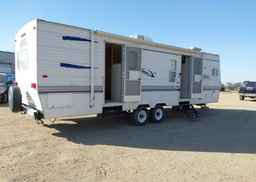 2002 KEYSTONE HORNET 28