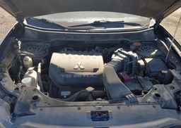 2013 MITSUBISHI OUTLANDER SE