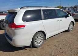 2012 TOYOTA SIENNA XLE