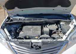 2012 TOYOTA SIENNA XLE