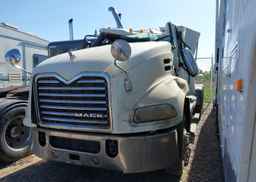 2018 MACK 600 CXU600