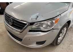 2012 VOLKSWAGEN ROUTAN S