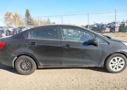 2015 KIA RIO LX