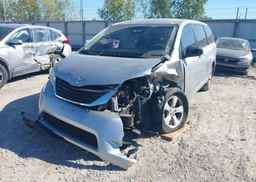 2012 TOYOTA SIENNA