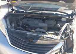 2012 TOYOTA SIENNA