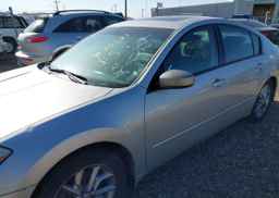 2005 NISSAN MAXIMA SE