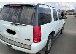 2010 GMC YUKON SLE