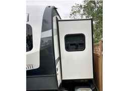 2021 FOREST RIVER INC. ROCKWOOD ULTRA LITE 2614BS