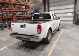 2011 NISSAN FRONTIER SV
