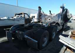 2013 FREIGHTLINER CASCADIA 125