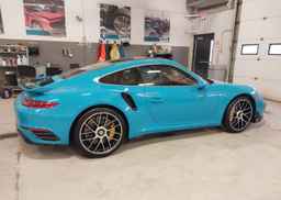 2017 PORSCHE 911
