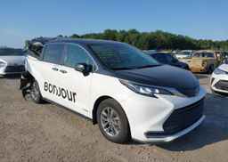 2021 TOYOTA SIENNA XLE 8-PASSENGER