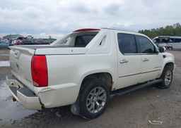 2010 CADILLAC ESCALADE EXT