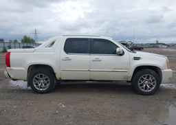 2010 CADILLAC ESCALADE EXT