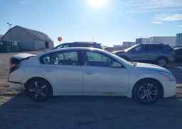 2010 NISSAN ALTIMA SR