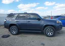 2017 TOYOTA 4RUNNER SR5 PREM