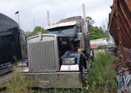 2005 KENWORTH CONSTRUCTION W900