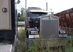 2005 KENWORTH CONSTRUCTION W900