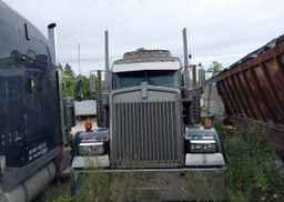 2005 KENWORTH CONSTRUCTION W900