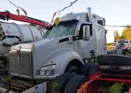 2023 KENWORTH T880