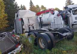 2023 KENWORTH T880