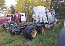 2023 KENWORTH T880