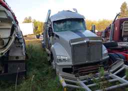 2023 KENWORTH T880