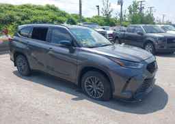 2022 TOYOTA HIGHLANDER XSE