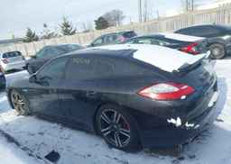 2011 PORSCHE PANAMERA 2