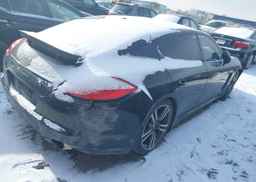 2011 PORSCHE PANAMERA 2