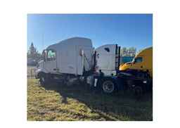 2022 VOLVO VNR