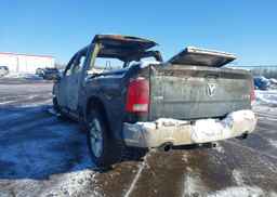 2016 RAM 1500 SLT