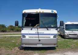1999 FREIGHTLINER CHASSIS X LINE MOTOR HOME