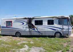 1999 FREIGHTLINER CHASSIS X LINE MOTOR HOME