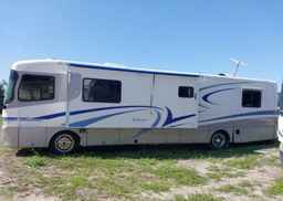 1999 FREIGHTLINER CHASSIS X LINE MOTOR HOME