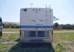 1999 FREIGHTLINER CHASSIS X LINE MOTOR HOME