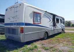 1999 FREIGHTLINER CHASSIS X LINE MOTOR HOME
