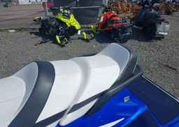 2018 YAMAHA WAVE RUNNER