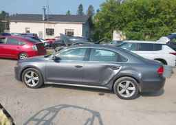 2013 VOLKSWAGEN PASSAT SE
