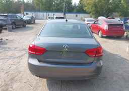 2013 VOLKSWAGEN PASSAT SE