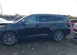 2019 TOYOTA highlander xle