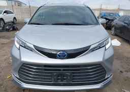 2024 TOYOTA SIENNA