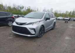 2022 TOYOTA SIENNA LE
