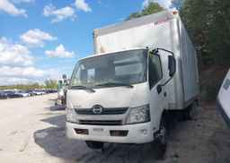 2015 HINO 195